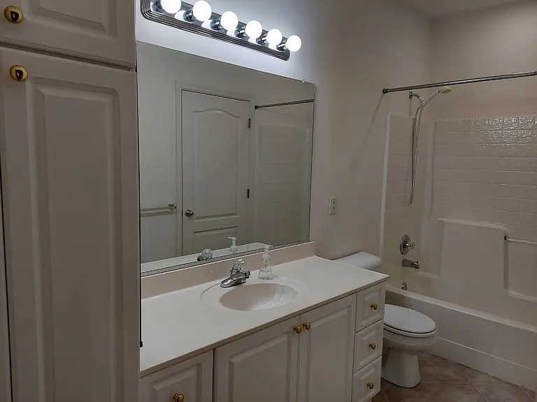 1061 Grand Oak Ln — Photo 11