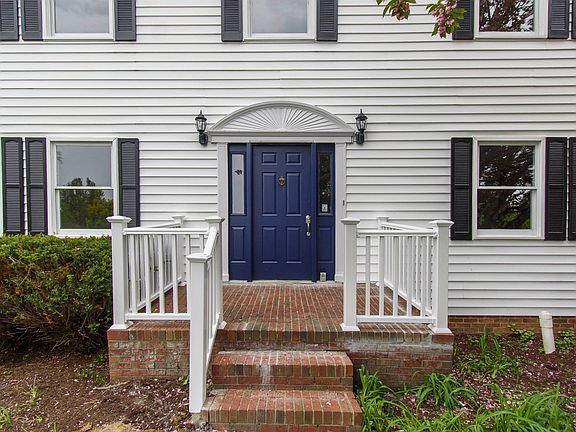 3rd image of 406 Seminole Dr