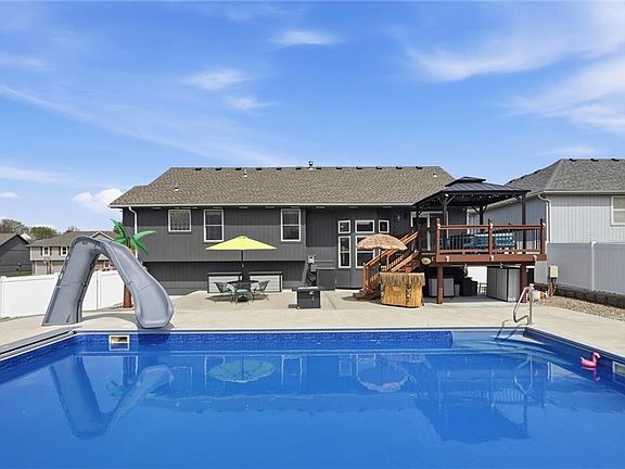 5th image of 1107 NW Long Dr