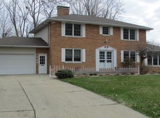 1009 Kingsbury Rd, Washington, IL 61571