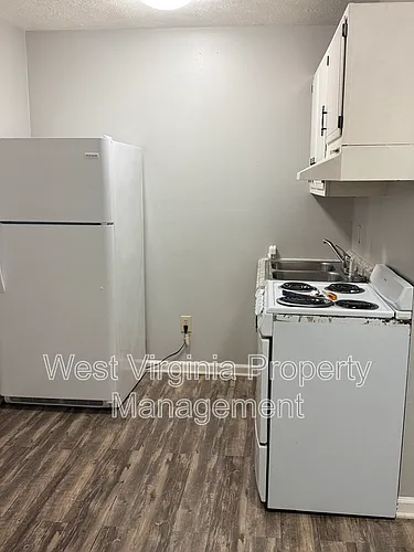 852 Mercer St Photo 1