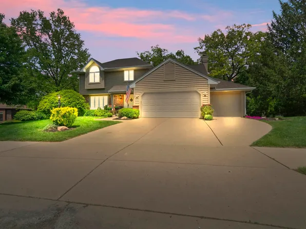 6410 N Live Oak Ct, Peoria, IL 61615