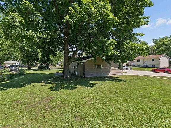 3rd image of 508 12th Ave N