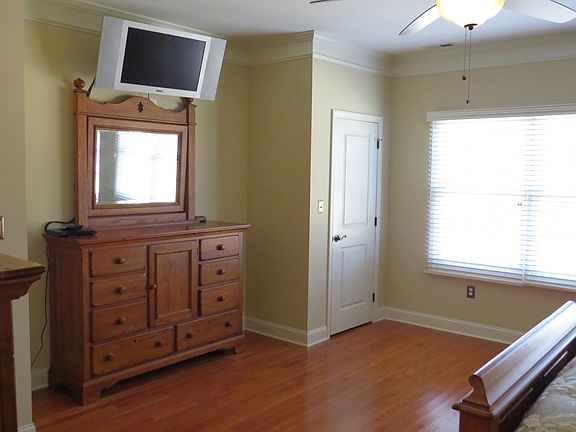 4th image of 20275 Millbrook Dr