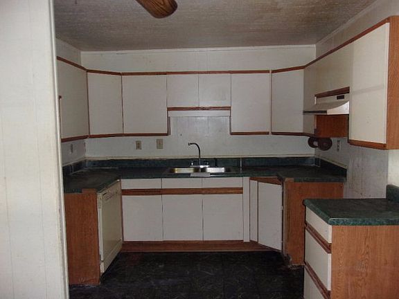 2nd image of 230 Huson Cir