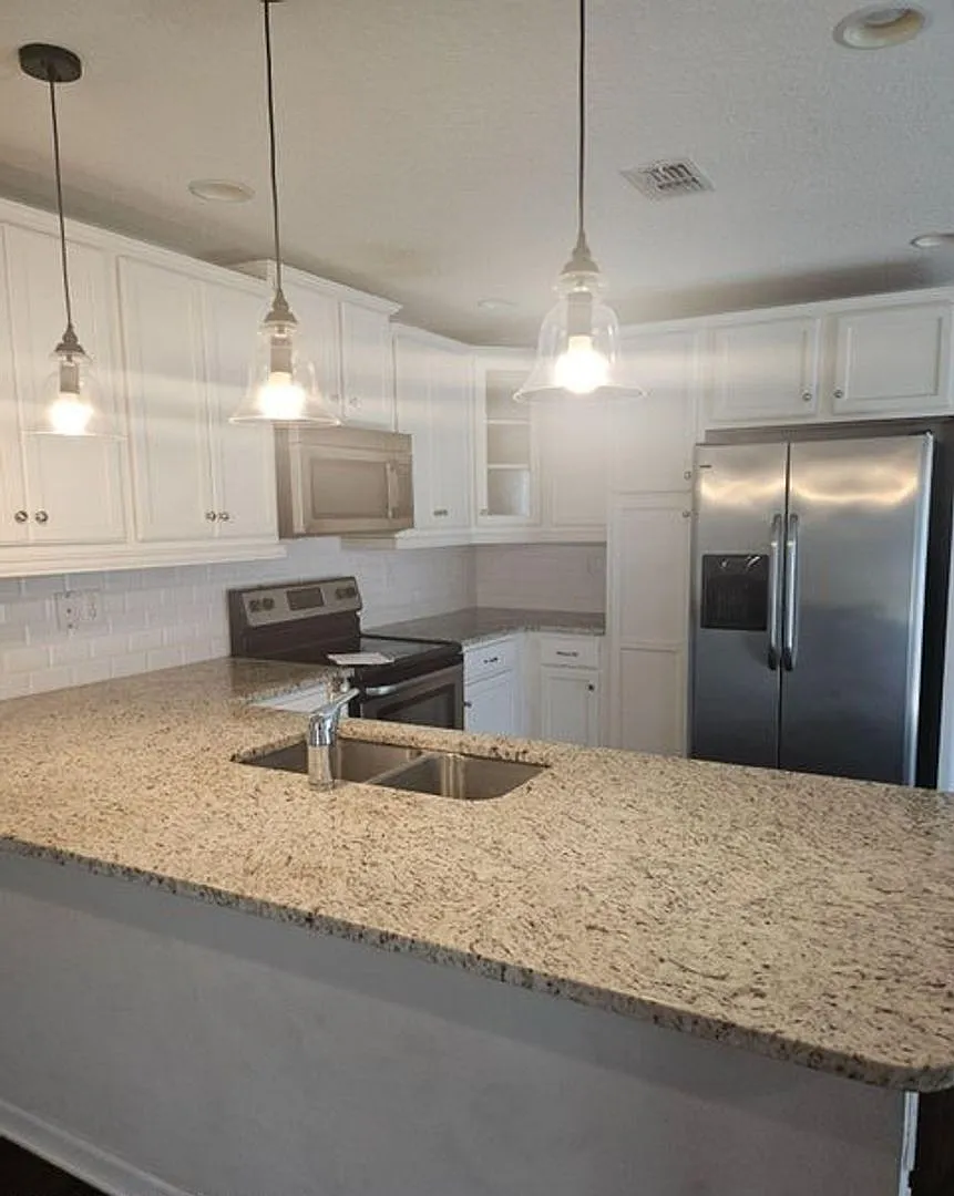 1002 Ingleside Ave — Photo 3