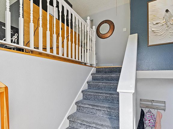 4th image of 4410 Oriole Court
