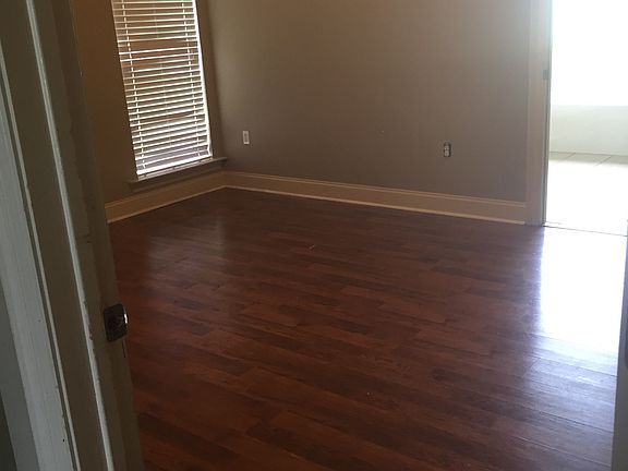 2nd image of 40512 Fox Run Dr