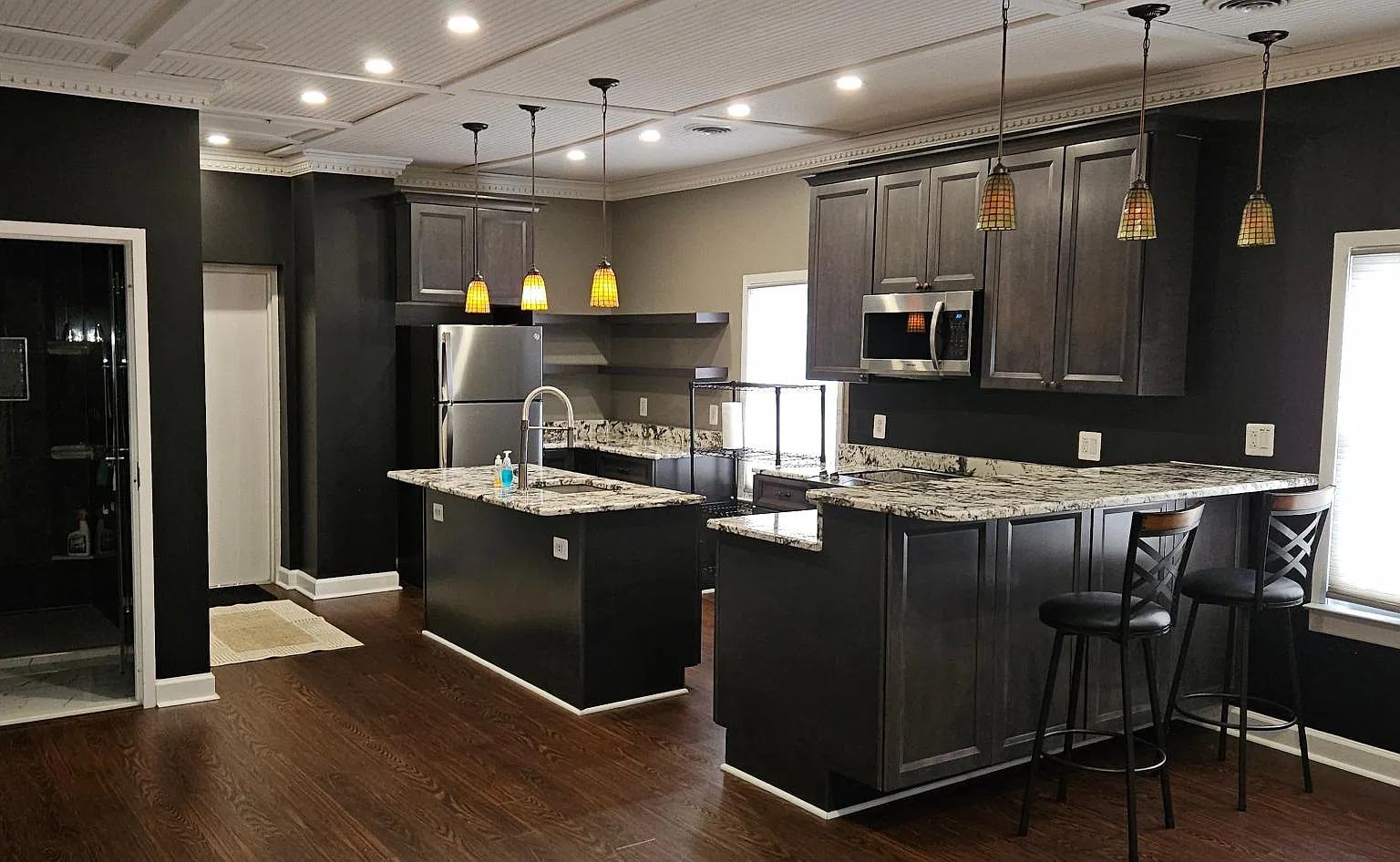 1 bed, 1000 sqft, $2,100 — Photo 2