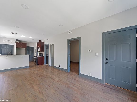 3rd image of 3729 W Palmer St