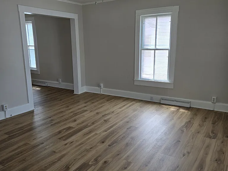 213 Glaser St — Photo 5