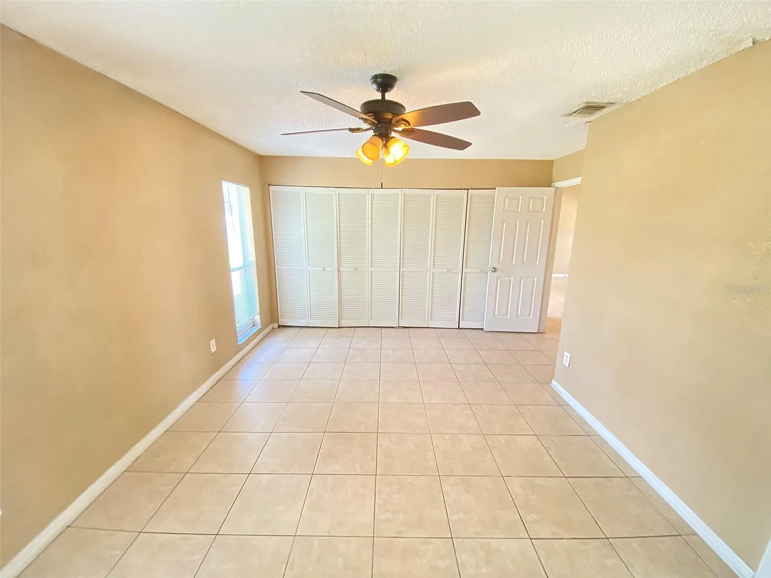 4 bed, 1410 sqft, $2,300 — Photo 4
