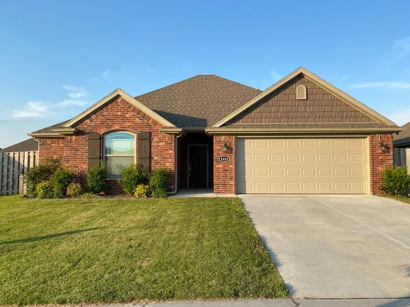 4445 W Wales Dr, Fayetteville, AR 72704