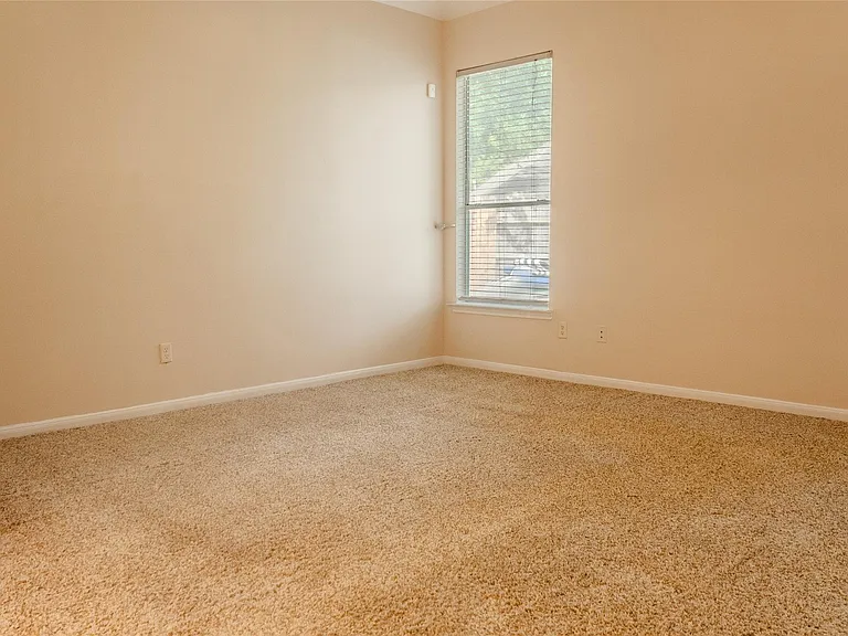 8531 Regalbrook Dr — Photo 11