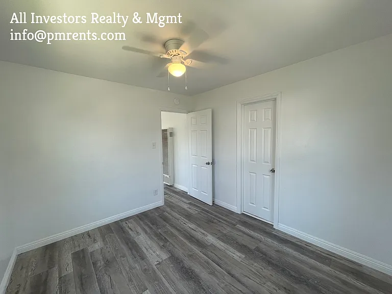 1922 S Tremont St #1922 — Photo 6