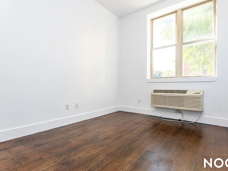 137 Hart St #1 — Photo 5
