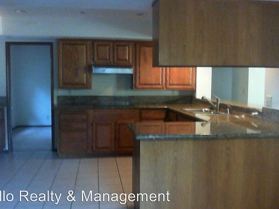 5th image of 2205 Lucerne Dr