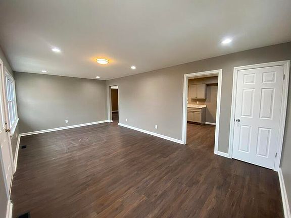 5th image of 5 Louise Ct