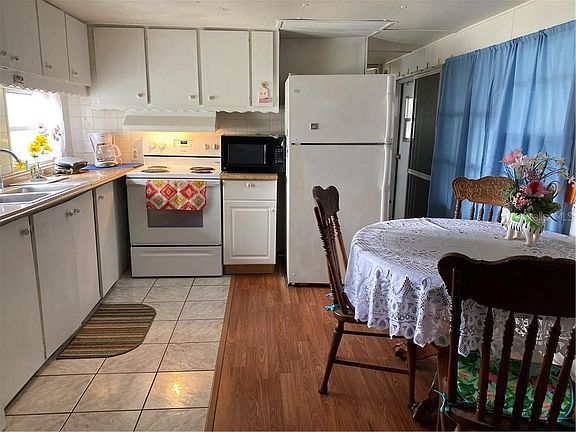 4th image of 125 Mount Isle Ave NE #201