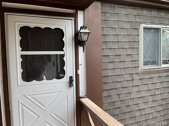 5th image of 129 Main St Unit E11