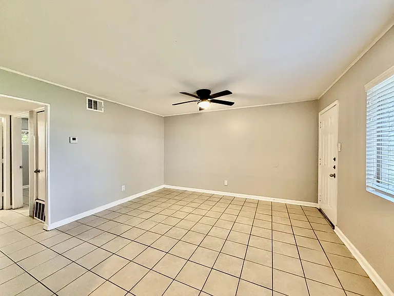 Sundance Apartments — Photo 30