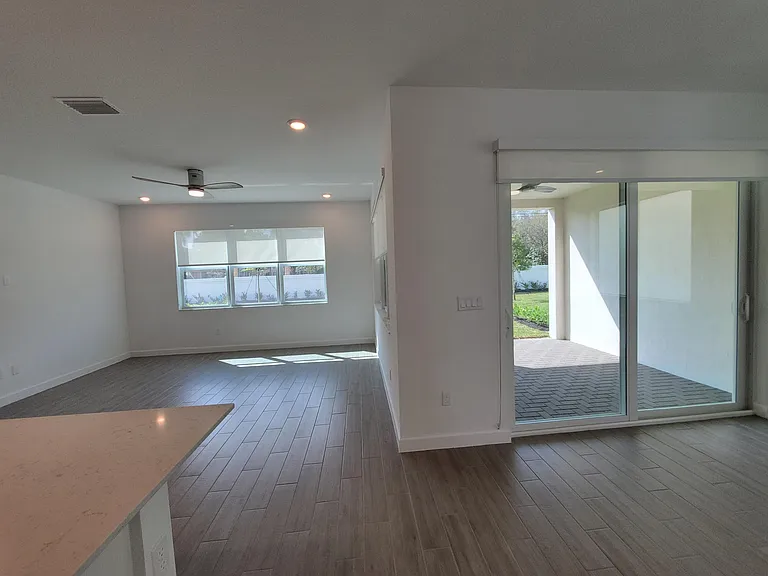 1590 Verawood Ln — Photo 3