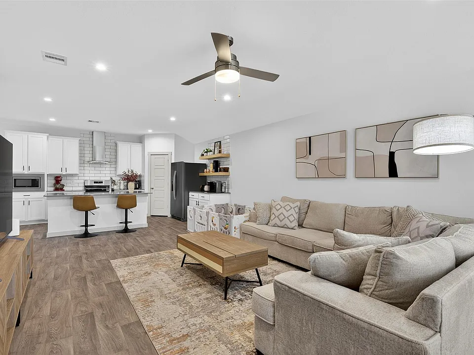 12812 Tokenhouse Ln