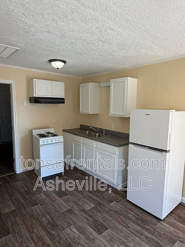 1 bed, 1.0 bath, $750 — Photo 4