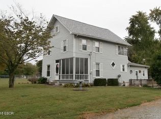 3240 Branch St, Du Quoin, IL 62832