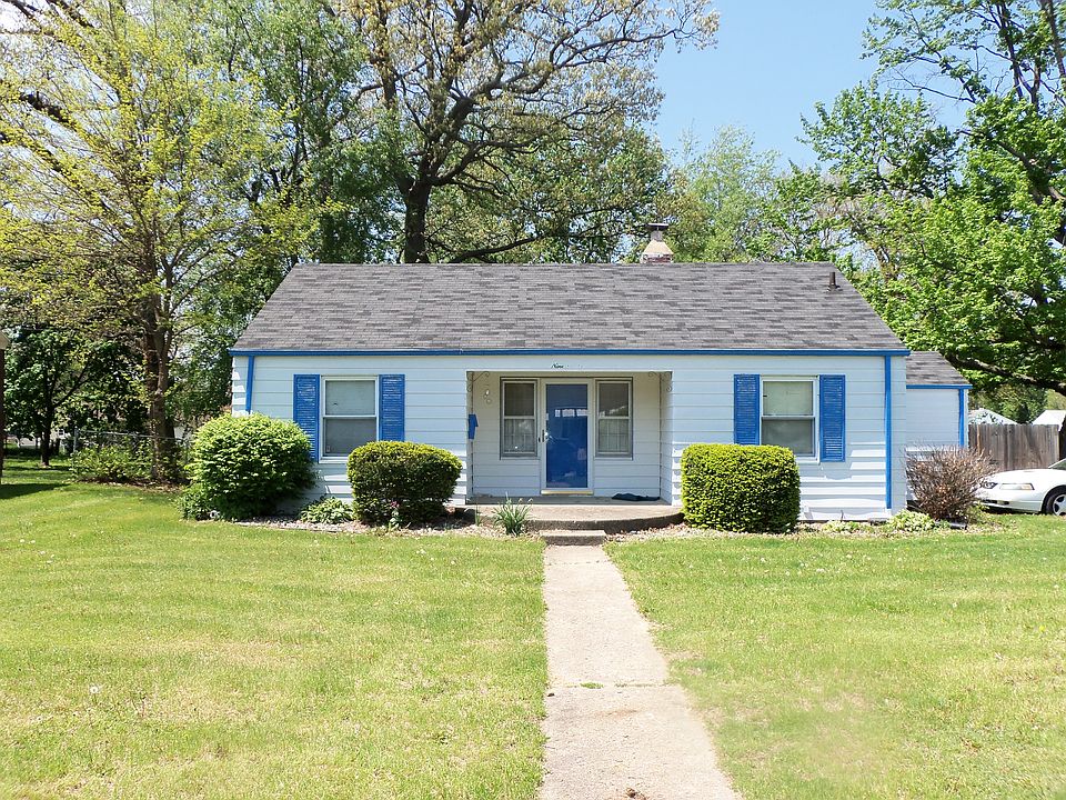 1st image of 901 Garden Ln