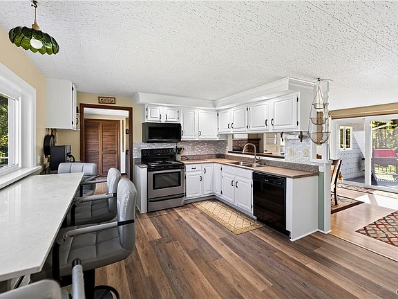 5th image of 212 Andrews Shore Rd