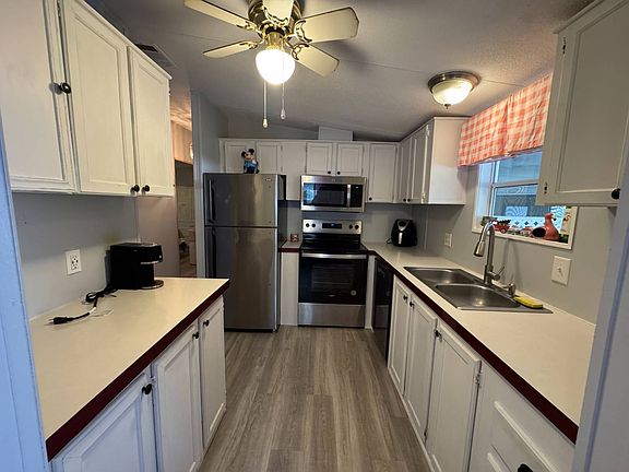 3rd image of 1830 Persimmon Cir