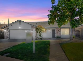 1490 Bridgeport Ln, Manteca, CA 95336