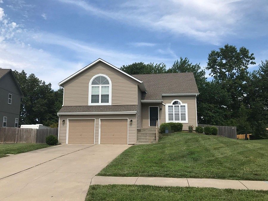 1st image of 4313 NE Blue Jay Cir