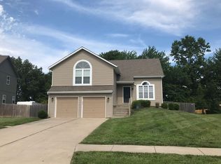 4313 NE Blue Jay Cir, Lees Summit, MO 64064