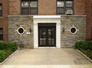 2 Fisher Dr APT 610, Mount Vernon, NY 10552