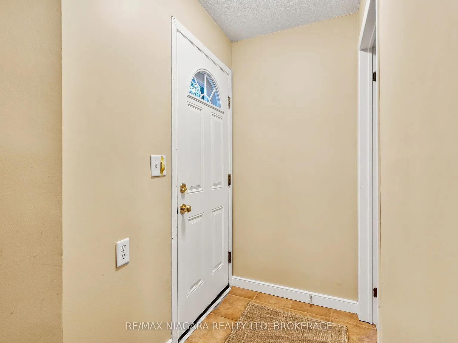 2 bed, $2,690 — Photo 3