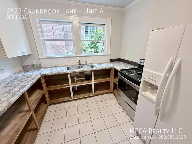2523 Cranbrook Ln #A — Photo 4