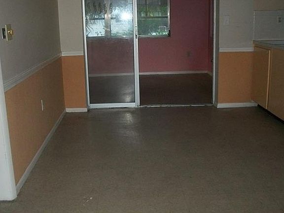 3rd image of 3043 Palamore Dr