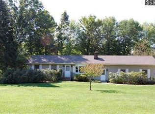 15955 Messenger Rd, Chagrin Falls, OH 44023