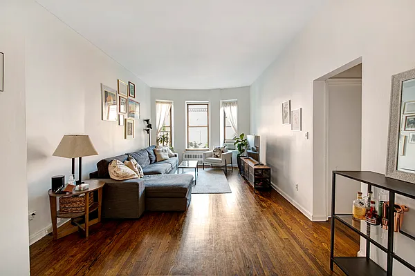 Rented by Compass | media 9