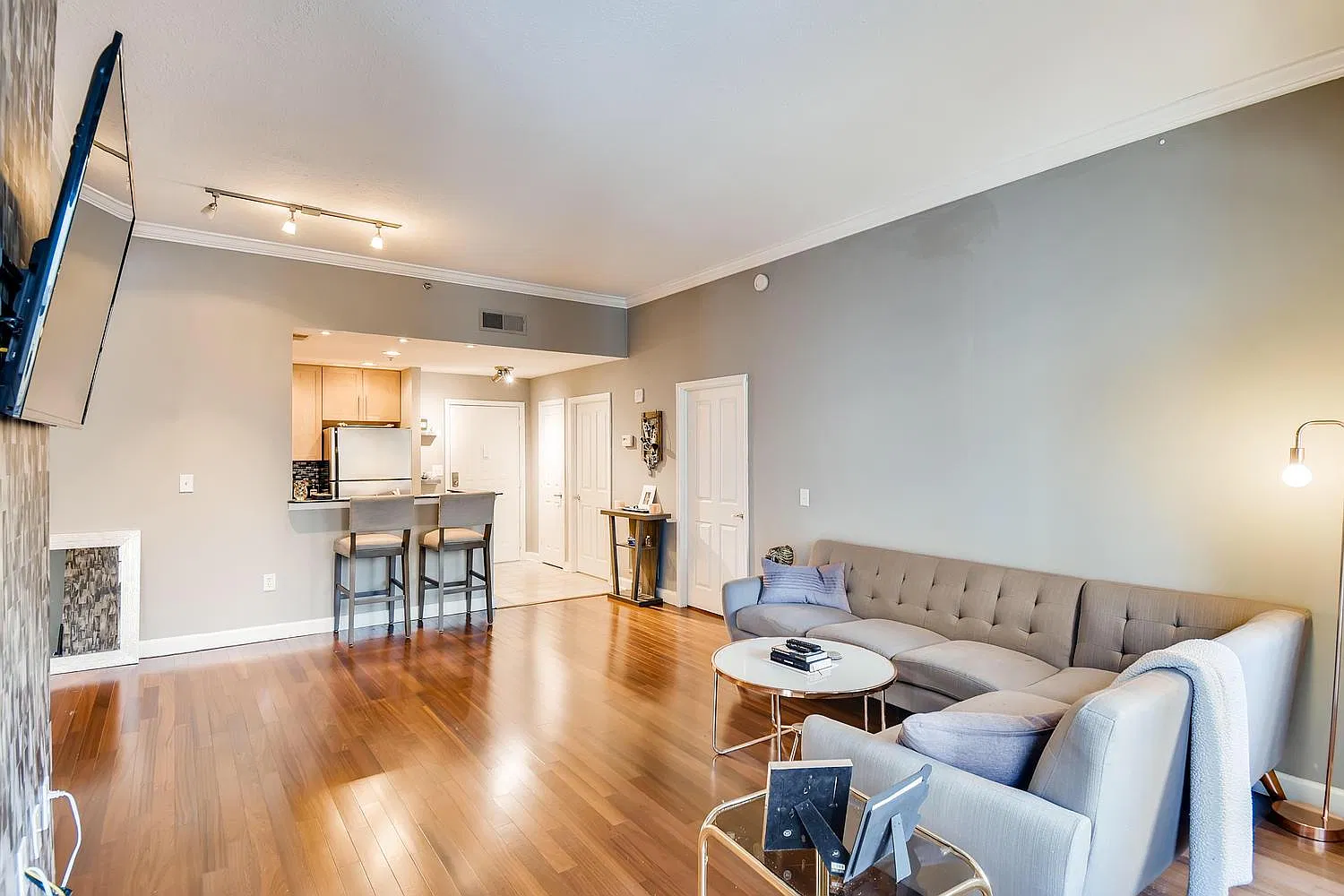 1101 Juniper St NE — Photo 3