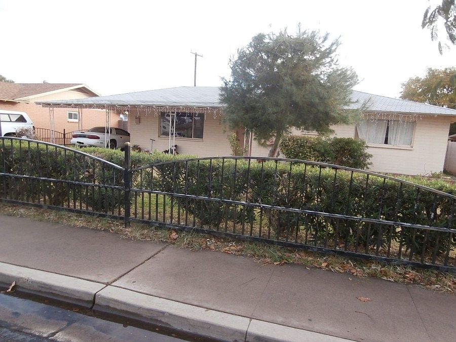 1st image of 1805 E Jarvis Ave