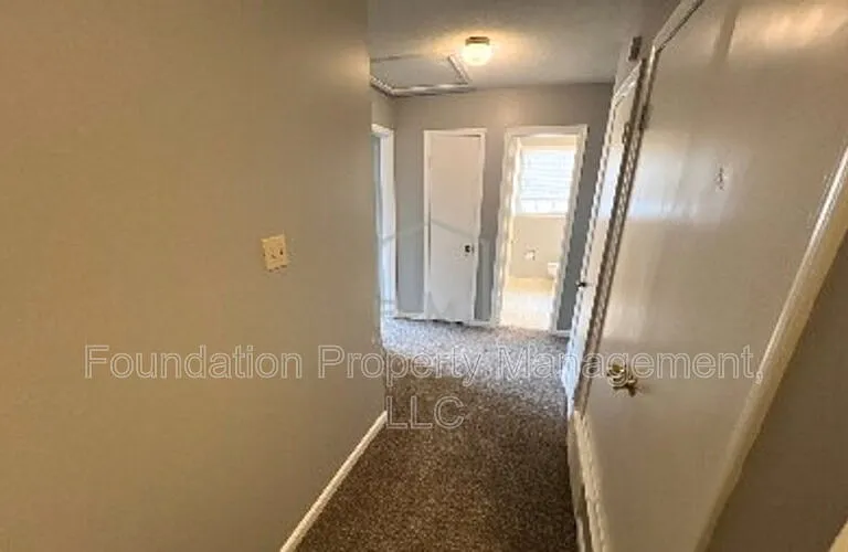 1317 Royal Oaks Cv — Photo 9