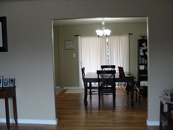 2nd image of 970 Laurel St