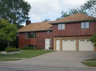 2917 Stetson Dr, Bismarck, ND 58503