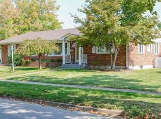 204 N 5th St, Elsberry, MO 63343