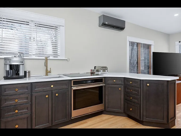 24 S Huffman St — Photo 5