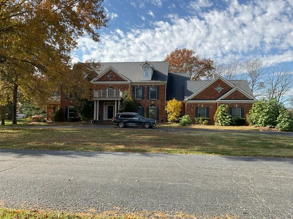 501 Lake Christine Dr, Belleville, IL 62221