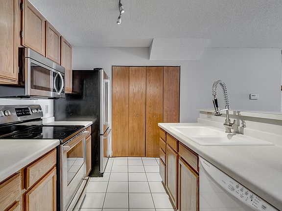 5th image of 2567 Bedford Ct #42